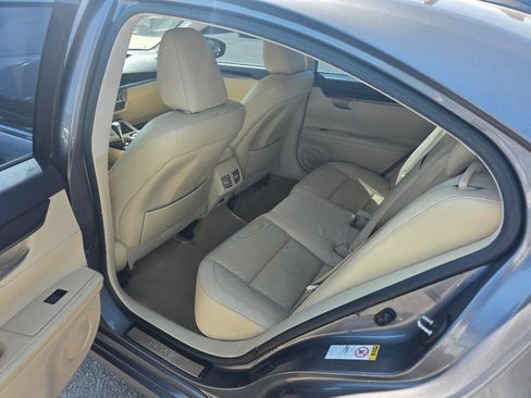 Used 2013 Lexus ES 350 w/ Luxury Pkg FWD image 8