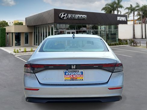Used 2023 Honda Accord EX image 4