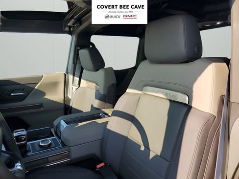 New 2025 GMC Hummer EV 2X w/ LPO, Dark Essentials Package image 27