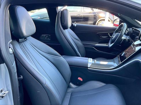 Used 2025 Mercedes-Benz CLE 300 4MATIC Coupe image 8