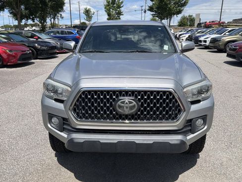 Used 2019 Toyota Tacoma TRD Off-Road AWD/4WD image 2
