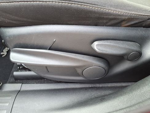 Used 2015 Jeep Cherokee Latitude image 18