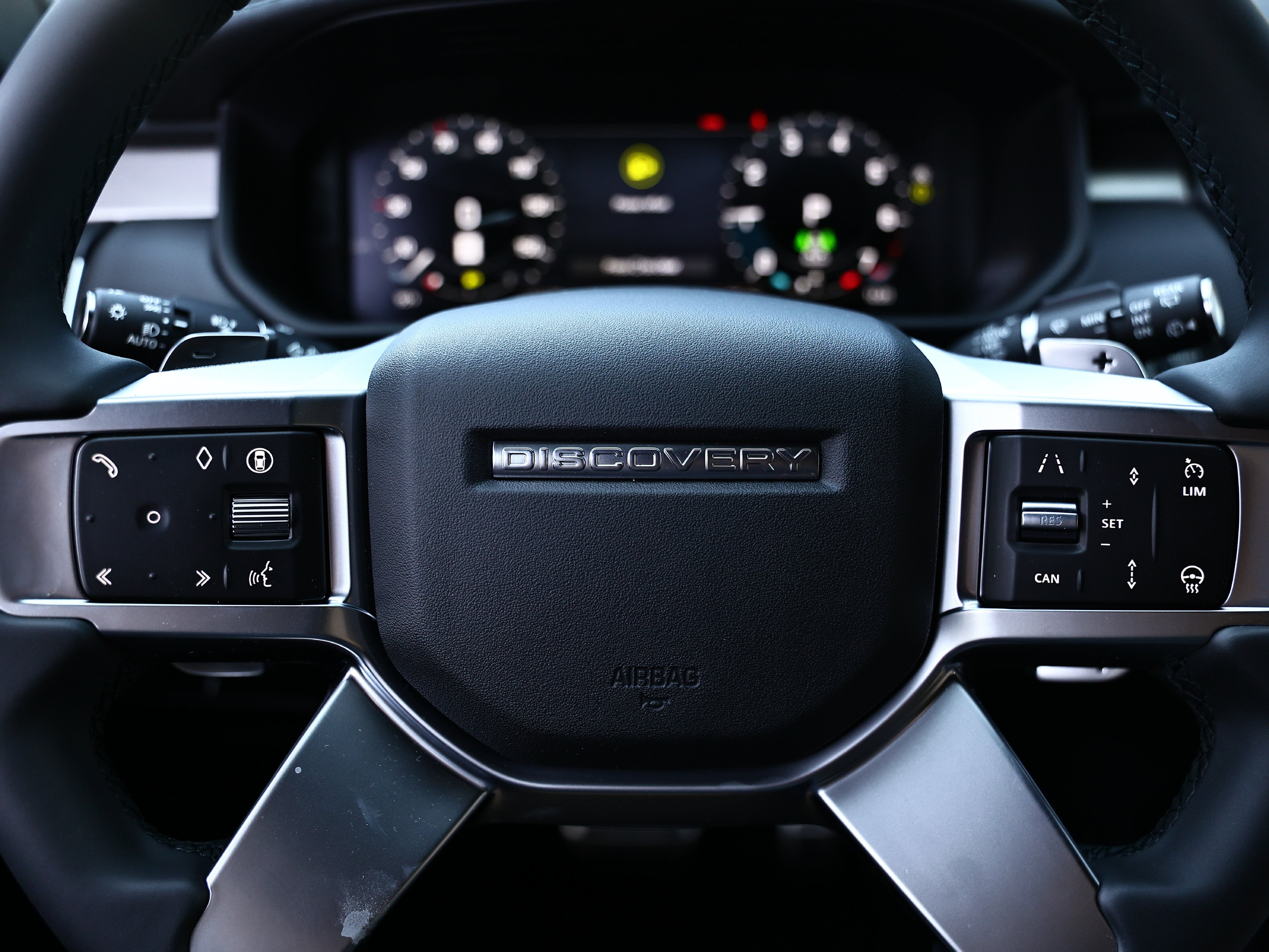 New 2026 Land Rover Discovery Limited Edition AWD/4WD image 39