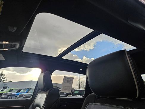 Used 2024 RAM 1500 Laramie image 37