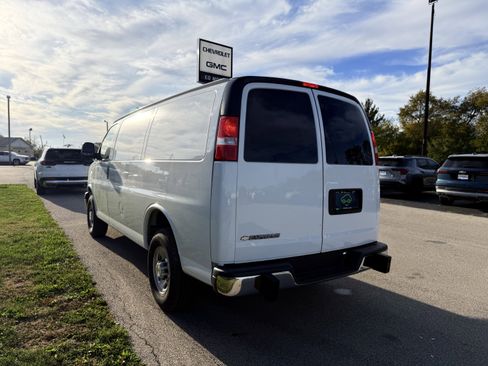 Certified 2024 Chevrolet Express 2500 w/ Driver Convenience Package image 3