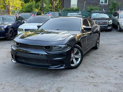 Used 2015 Dodge Charger SE w/ Sport Appearance Group RWD image 6