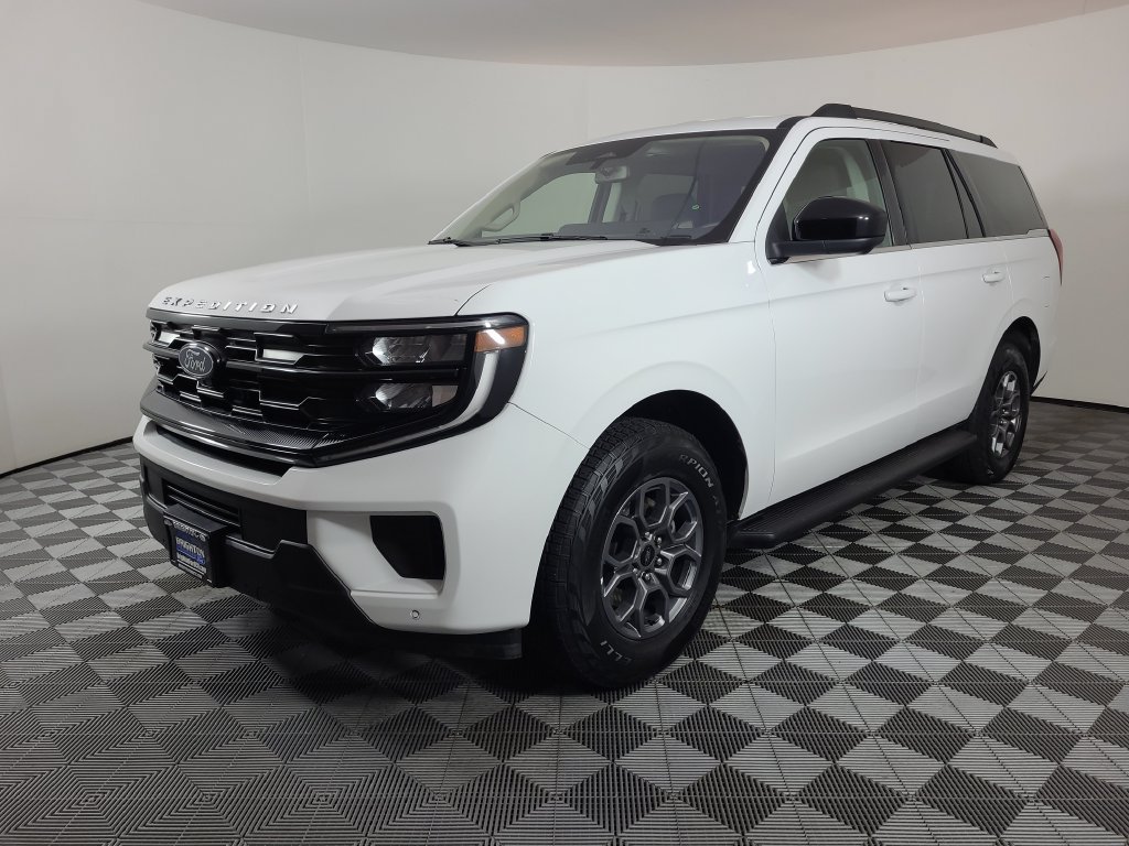 Used 2025 Ford Expedition Active AWD/4WD image 7