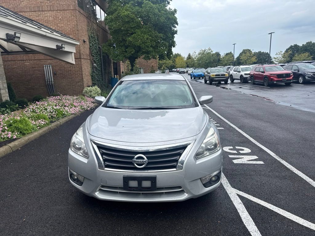 Used 2015 Nissan Altima 2.5 SV FWD image 3