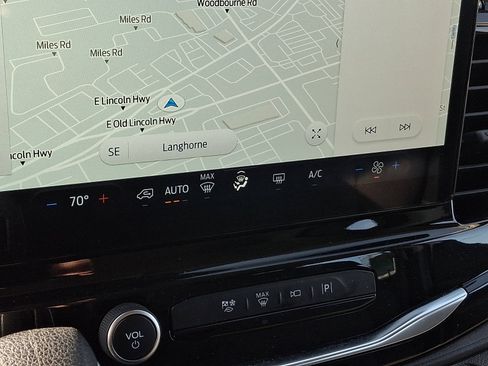 Used 2023 Ford Transit 350 XLT image 16