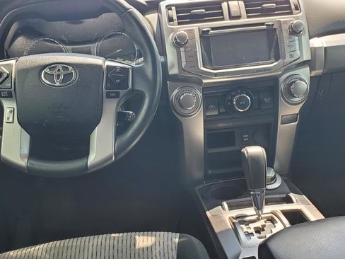 Used 2018 Toyota 4Runner SR5 AWD/4WD image 7