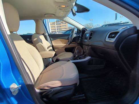 Used 2020 Jeep Compass Sport image 33