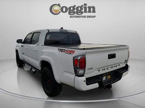 Used 2022 Toyota Tacoma TRD Sport image 3