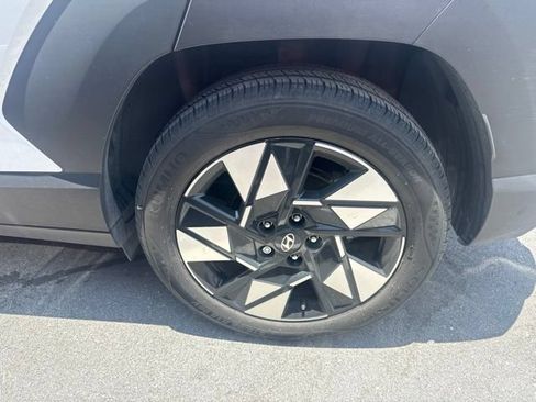 Used 2024 Hyundai Kona SEL FWD image 15