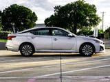 Used 2023 Nissan Altima 2.5 SV image 4