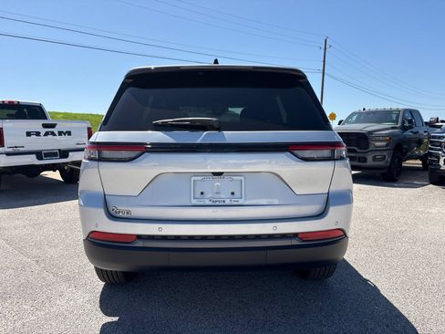 New 2026 Jeep Grand Cherokee Altitude RWD image 5