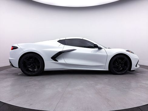 Used 2021 Chevrolet Corvette Stingray Coupe w/ Engine Appearance Package RWD image 39