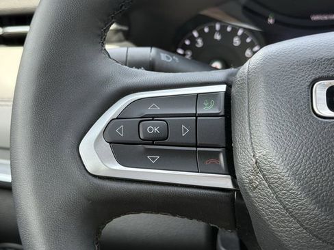 Used 2025 Jeep Compass Limited AWD/4WD image 10