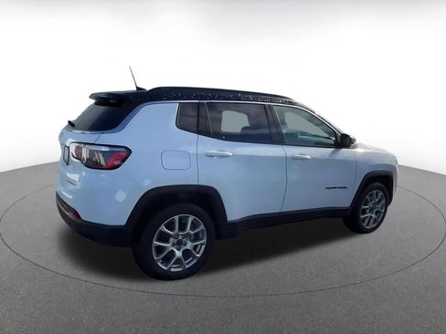 Used 2025 Jeep Compass Limited image 14