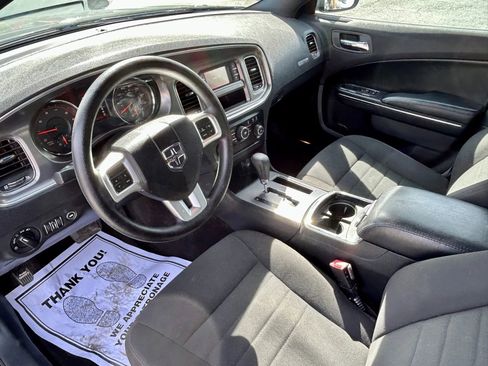 Used 2012 Dodge Charger SE image 2