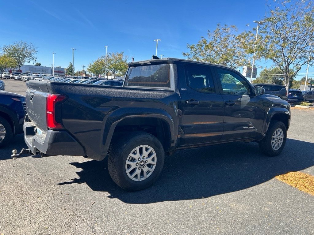 Used 2025 Toyota Tacoma SR5 AWD/4WD image 23