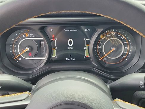 Certified 2025 Jeep Gladiator Sport image 28