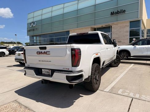 Used 2024 GMC Sierra 2500 AT4 w/ AT4 Premium Plus Package image 6