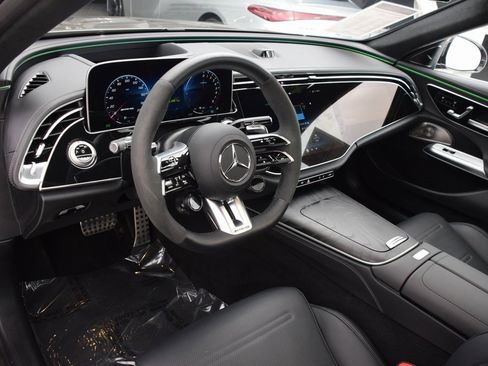 Used 2025 Mercedes-Benz E 53 AMG e 4MATIC Sedan image 20