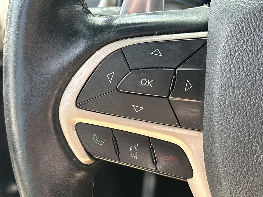 Used 2015 Jeep Grand Cherokee Overland AWD/4WD image 24