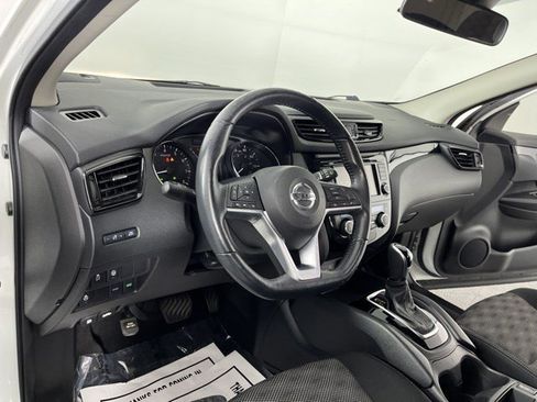 Used 2021 Nissan Rogue Sport SV FWD image 16