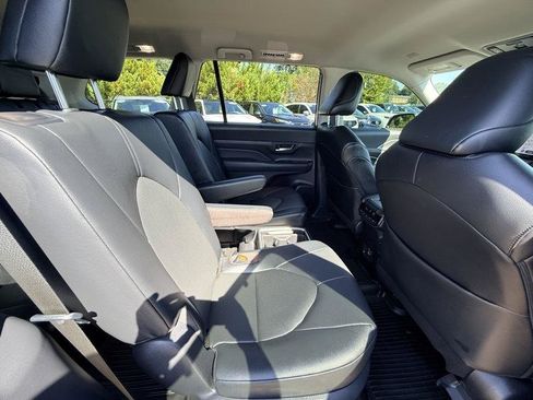 Used 2026 Toyota Grand Highlander FWD image 25