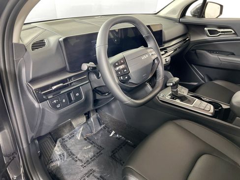 Used 2026 Kia Sportage EX FWD image 9
