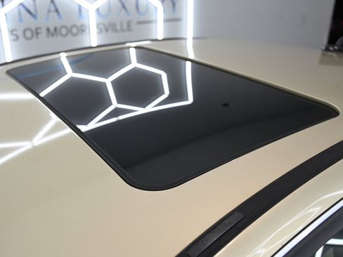 Used 2010 Mercedes-Benz C 300 Sport image 29