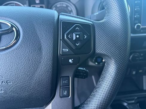 Used 2022 Toyota Tacoma TRD Sport w/ Technology Package AWD/4WD image 32