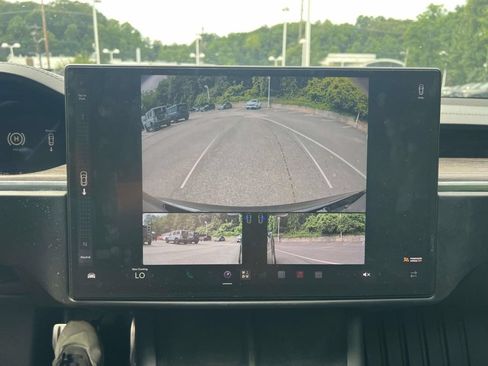 Used 2022 Tesla Model S AWD/4WD image 28