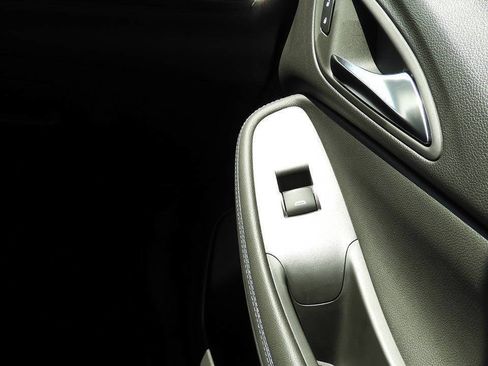 Used 2025 Buick Encore GX Sport Touring w/ Comfort Package FWD image 39