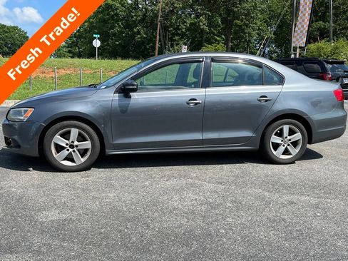 Used 2012 Volkswagen Jetta TDI FWD image 5