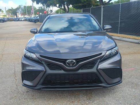 Used 2023 Toyota Camry SE FWD image 2