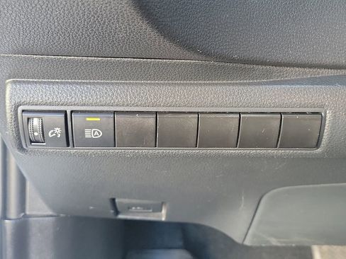 Used 2022 Toyota Corolla LE image 21