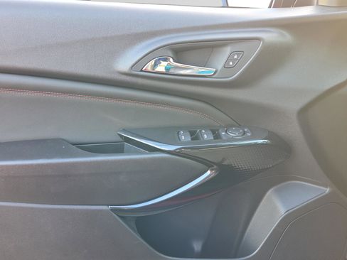 New 2026 Chevrolet Trax RS w/ Sunroof Package image 33