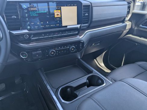 Used 2024 Chevrolet Silverado 2500 LT AWD/4WD image 24