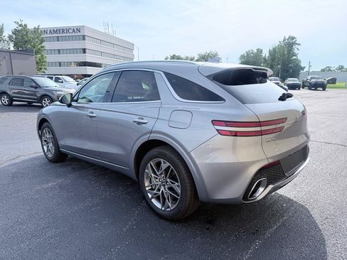 Used 2025 Genesis GV70 2.5T AWD/4WD image 3