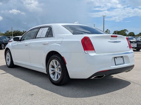 Used 2023 Chrysler 300 Touring RWD image 6