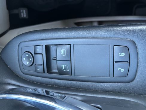 Used 2015 Dodge Grand Caravan SE w/ Quick Order Package 29E SE image 16