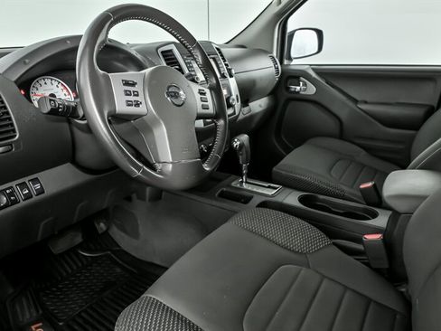 Used 2019 Nissan Frontier PRO-4X image 14