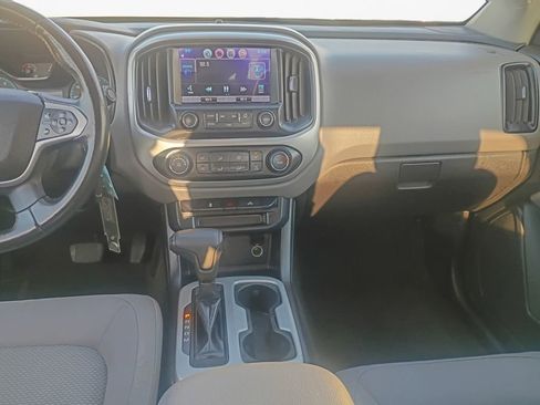 Used 2015 Chevrolet Colorado LT w/ LT Convenience Package image 3