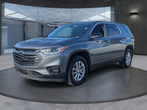 Used 2021 Chevrolet Traverse LS image 2