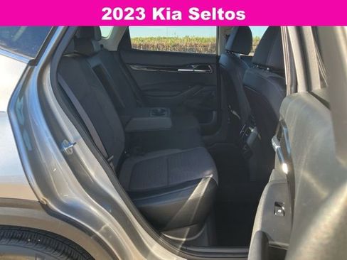 Used 2023 Kia Seltos S w/ Navigation Package image 14