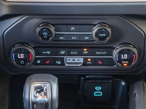 New 2025 Ford Bronco Outer Banks w/ Sasquatch Package image 14