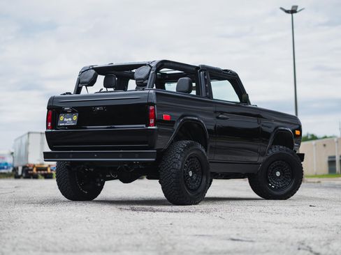 Used 2024 Ford Bronco Black Diamond AWD/4WD image 8