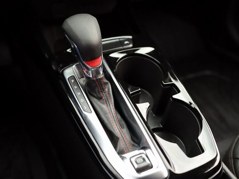 Used 2025 Chevrolet Trax RS w/ Driver Confidence Package image 18